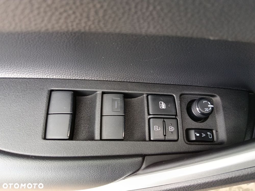 Toyota Corolla Cross - 14