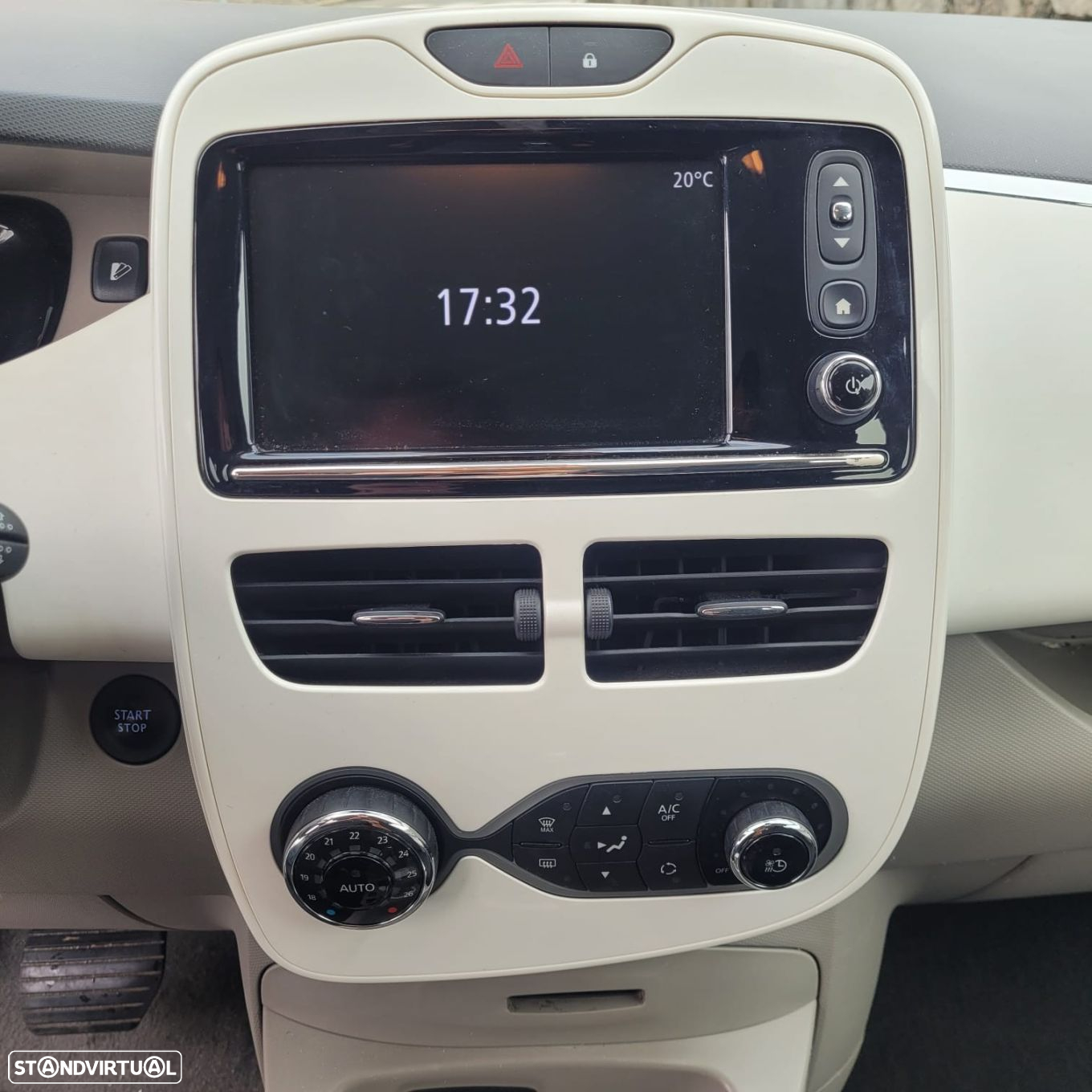 Renault Zoe - 11