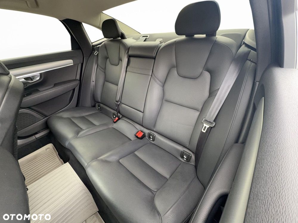 Volvo S90 - 23