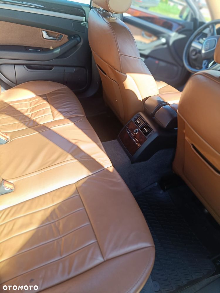 Audi A8 - 4