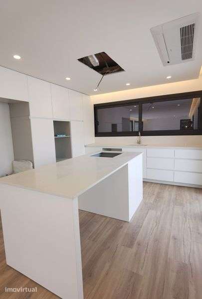 Moradia T4+1 com piscina - Grande imagem: 5/8