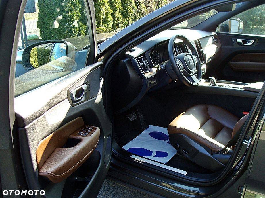 Volvo XC 60 B4 D Ultimate Dark - 18