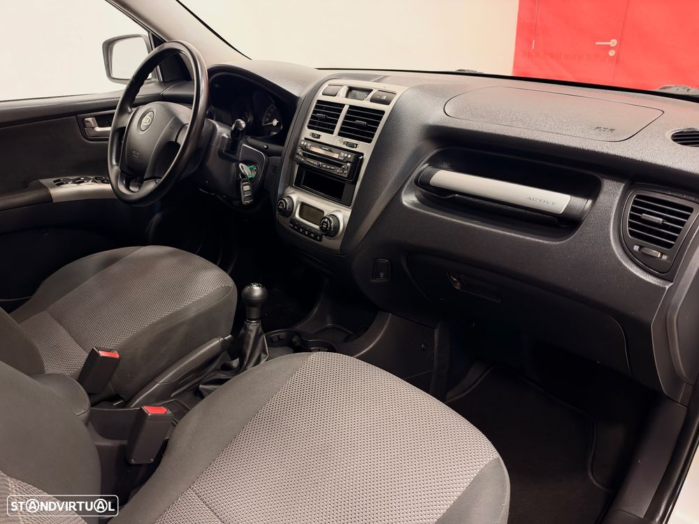 Kia Sportage 2.0 CRDI EX - 11
