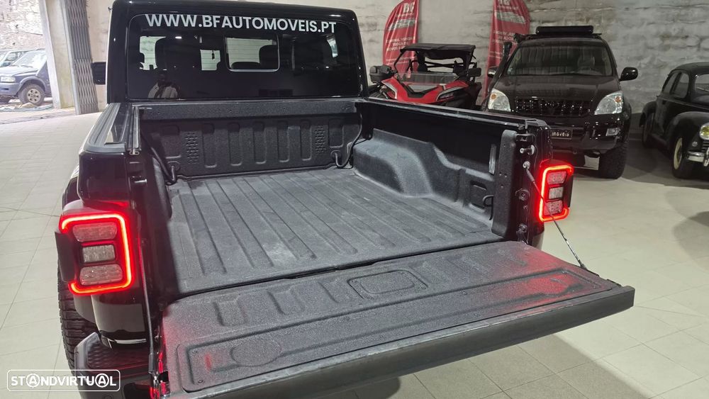 Jeep Gladiator 3.0V6 MultiJet AWD Auto Overland — fotografia 23