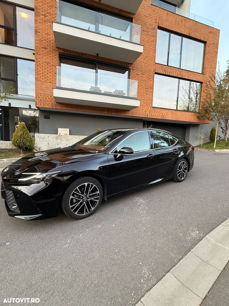 Toyota Camry 2.5 HEV Luxury - 3