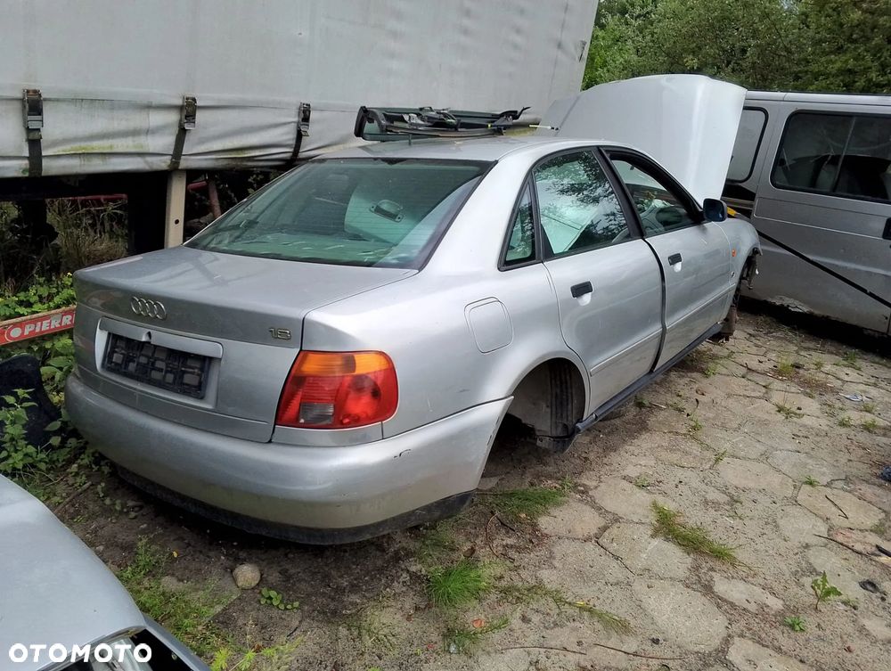 Audi A4 B5 (94-01r.) 1.8 B 125KM. Silnik ADR Skrzynia CPD lakier LY7T . Cały na części. GWARANCJA !!!  Przód Tył Zestaw Komplet Drzwi Klapa Zderzak Błotnik Maska Grill Atrapa Szyba Pas Lampa Lusterko Boczki Fotel Kanapa Kokpit Deska Rozdzielcza Przełącznik Włącznik Sterownik Przewody Wiązka Instalacja Moduł Komputer Czujnik Listwa Pompa Alternator Wtryski Głowica Rozrusznik Kompresor Sprzęgło Dwumas Silnik Skrzynia ABS Klimatyzacji Paliwa Wspomagania Kolektor Turbina Przepustnica Zawór Chłodnica Koło Hak Belka Sanki Zawieszenie Mcpherson Półoś Amortyzator Wydech Tłumik Zacisk Most - 2