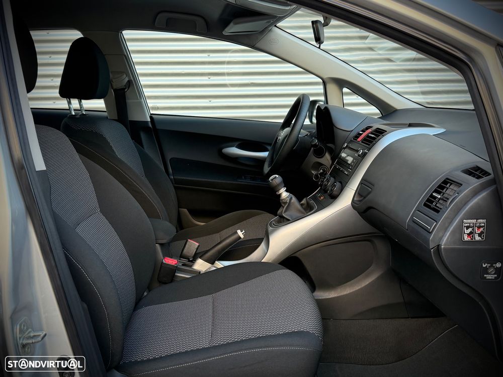 Toyota Auris 1.33 VVT-i ACtive+AC+VSC - 11