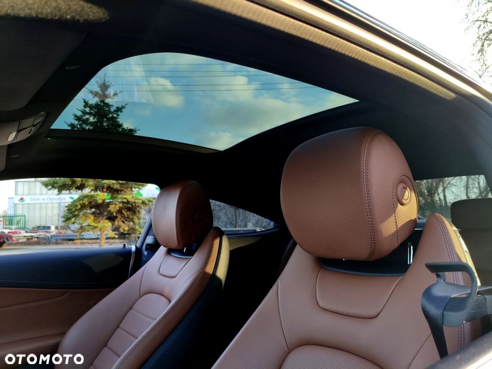 Mercedes-Benz Klasa C 300 d 9G-TRONIC AMG Line - 19