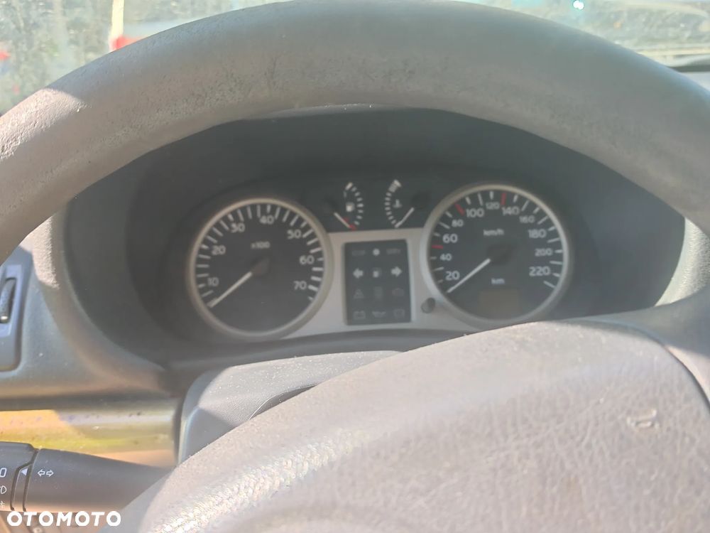 Renault Clio 1.4 16V Privilege - 14