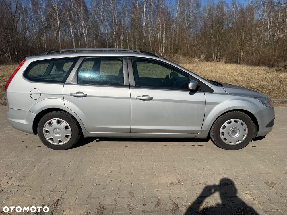 Ford Focus SW 1.6 TDCi DPF Silver Magic - 11