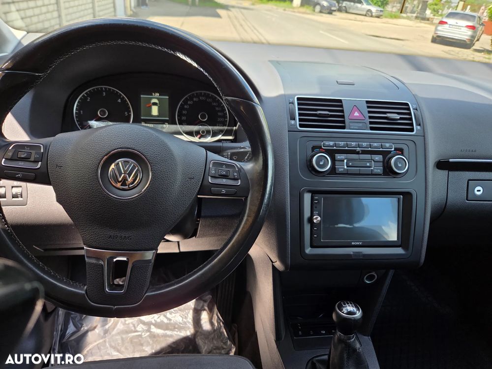 Volkswagen Touran 2.0 TDI DPF BlueMotion Technology Comfortline - 9