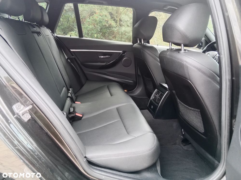 BMW Seria 3 318d Sport Line - 9