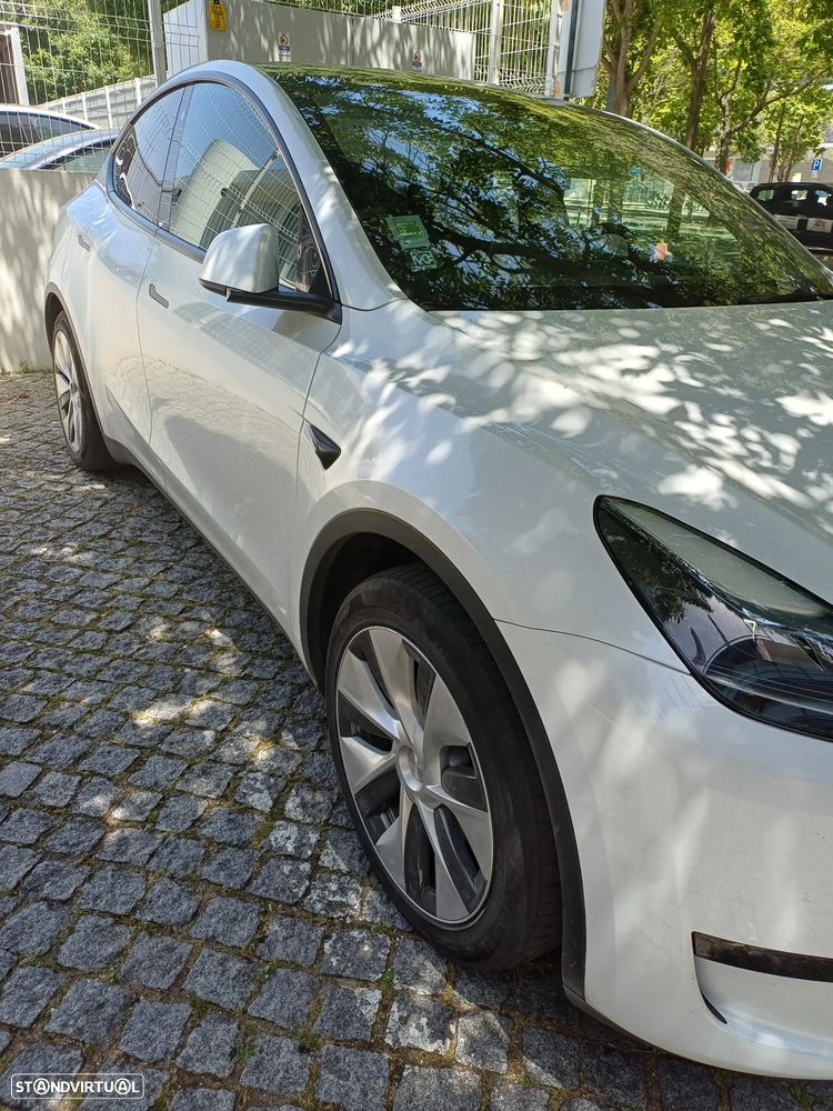 Tesla Model Y Tração Traseira — fotografia 2