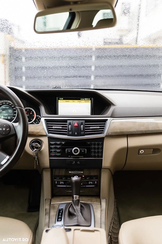 Mercedes-Benz E 250 T CDI DPF BlueEFFICIENCY Automatik Elegance - 16