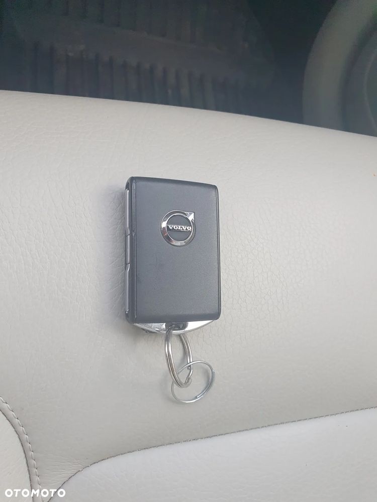 Volvo XC 90 T6 AWD Geartronic Momentum - 4