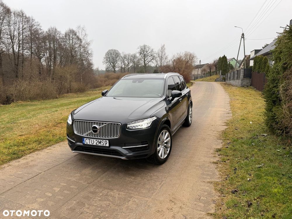 Volvo XC 90 - 1