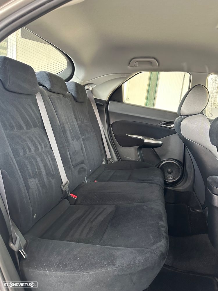 Honda Civic 1.4 Sport - 27