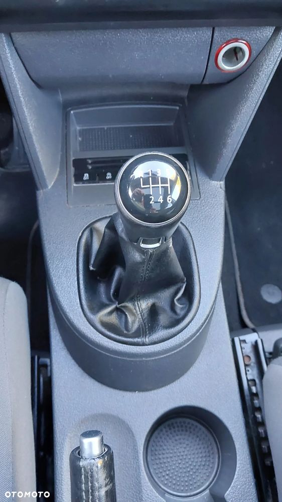 Volkswagen Touran 2.0 TDI DPF BlueMotion Technology Comfortline - 26