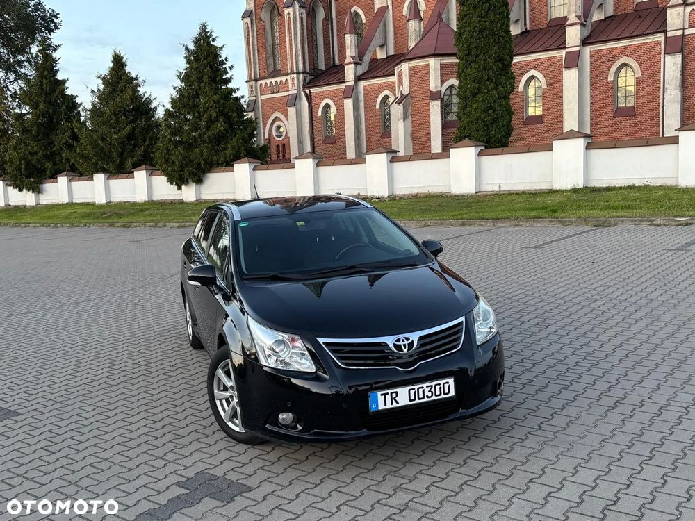 Toyota Avensis 2.2 D-4D X - 12