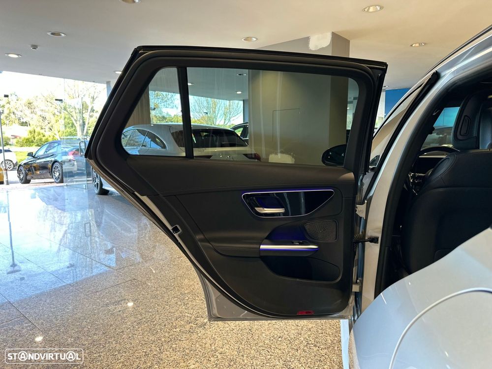 Mercedes-Benz C 300 e AMG Line - 36