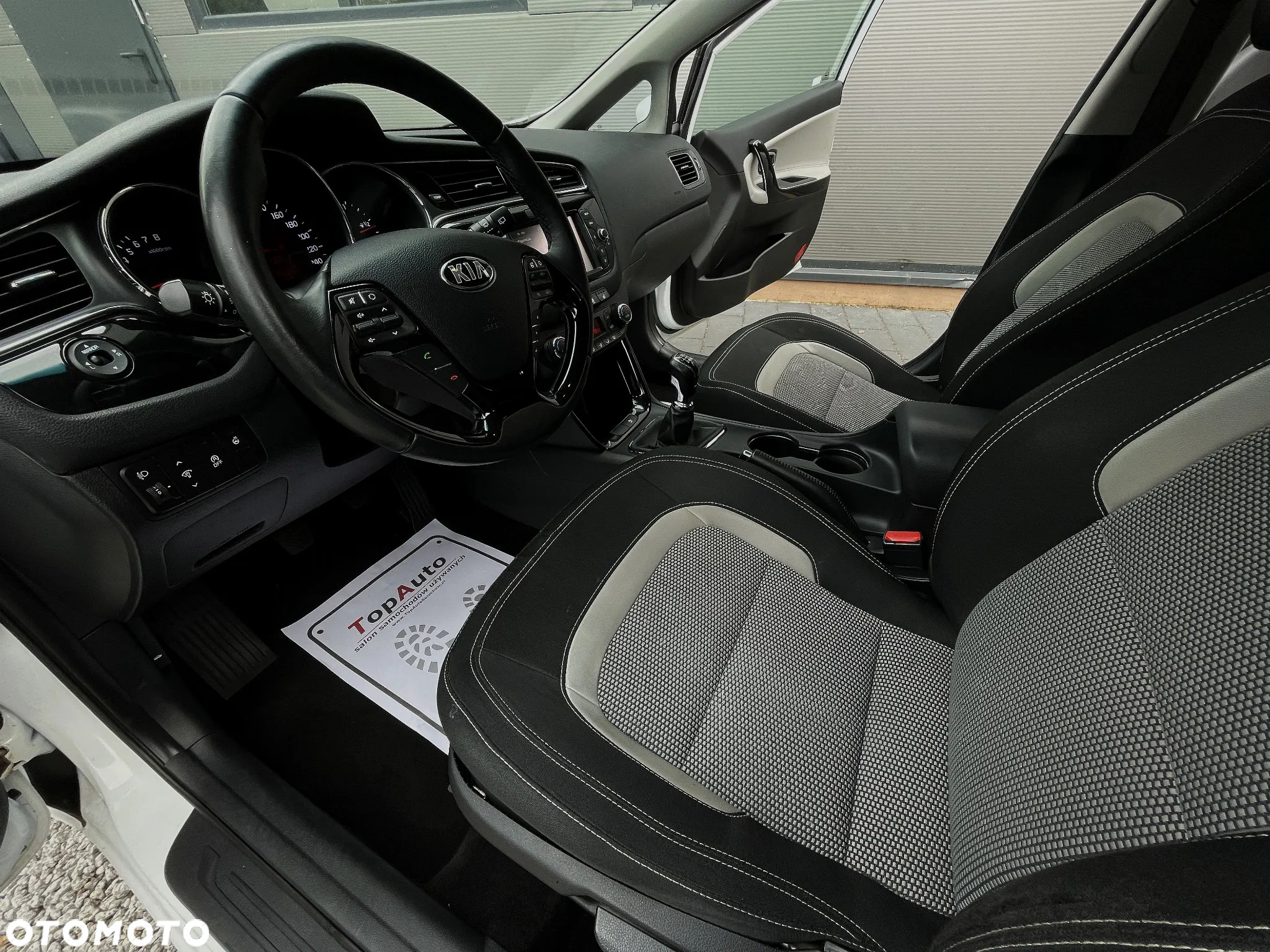 Kia Ceed 1.4 Attract - 17