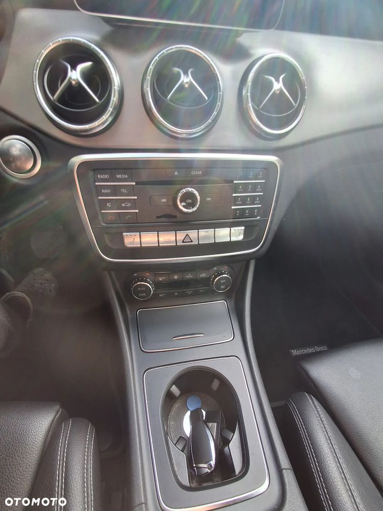 Mercedes-Benz CLA 250 4Matic 7G-DCT - 8