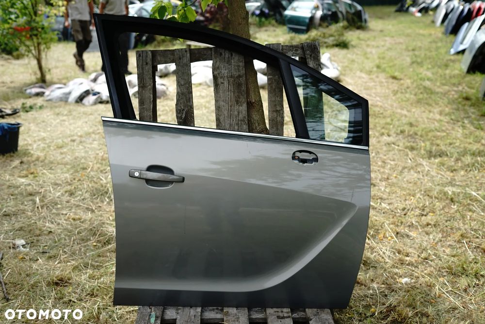 Drzwi przód przednie prawe Opel Meriva II B Z40W