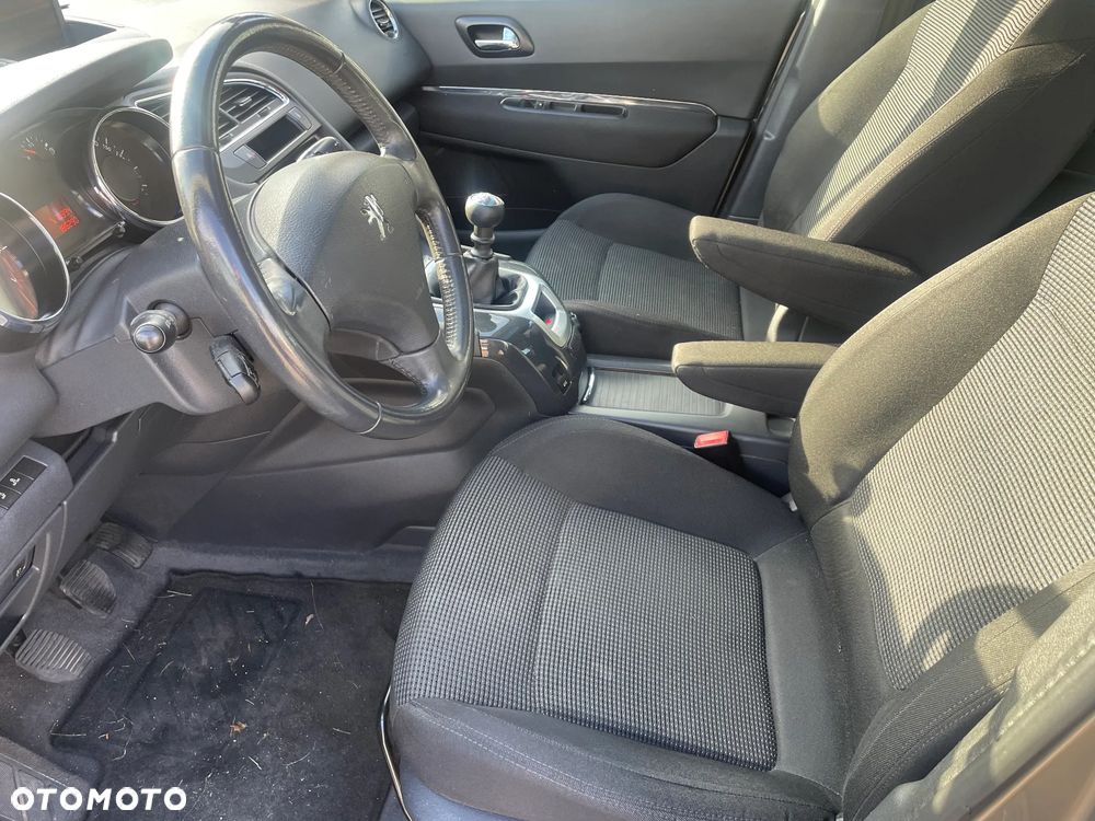 Peugeot 5008 2010 photo 5