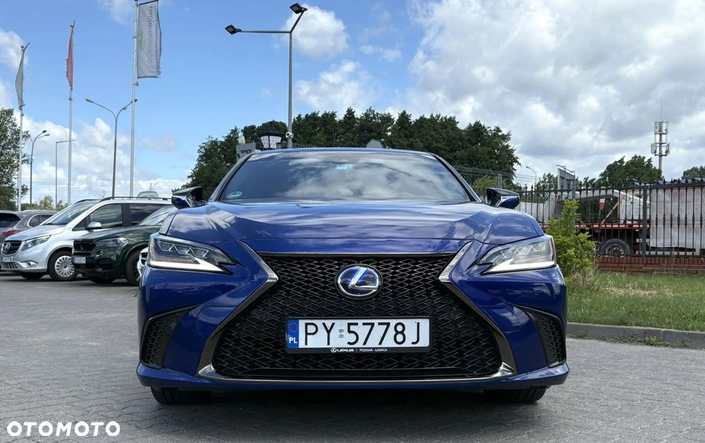 Lexus ES 300h F Sport Edition - 3