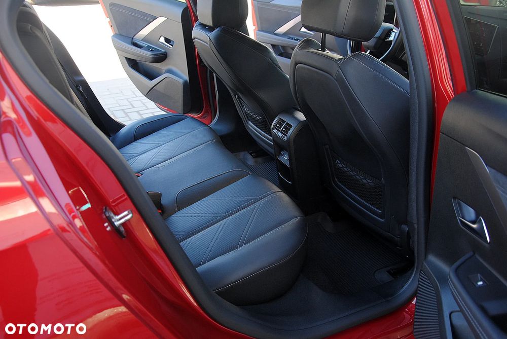 Opel Astra 1.2 Turbo GS Line - 9