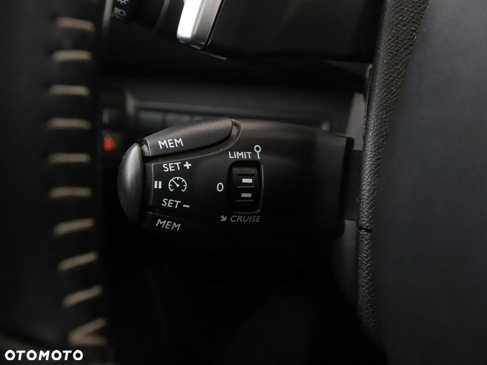 Peugeot 308 1.2 PureTech Allure S&S - 33