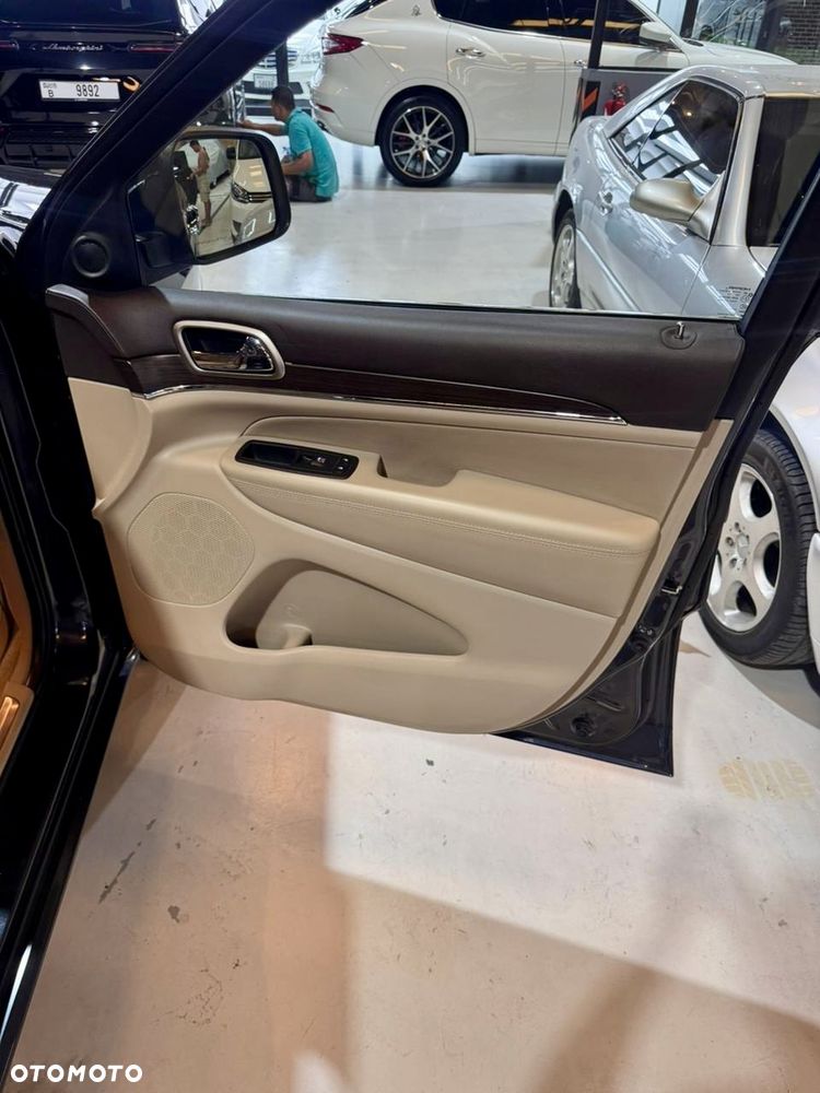 Jeep Grand Cherokee 5.7 V8 Overland Summit - 11