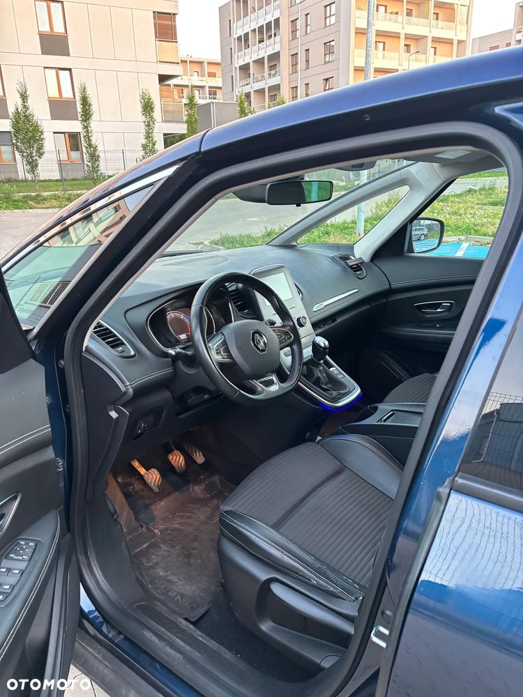 Renault Scenic - 8