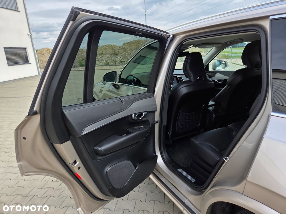 Volvo XC 90 B5 D AWD Plus Bright - 23