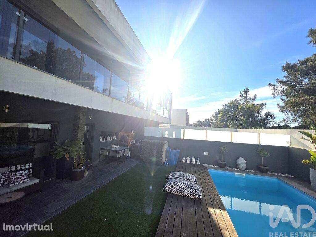 Moradia geminada T4 em Charneca de Caparica e Sobreda de 162,2 m2 - Grande imagem: 5/35