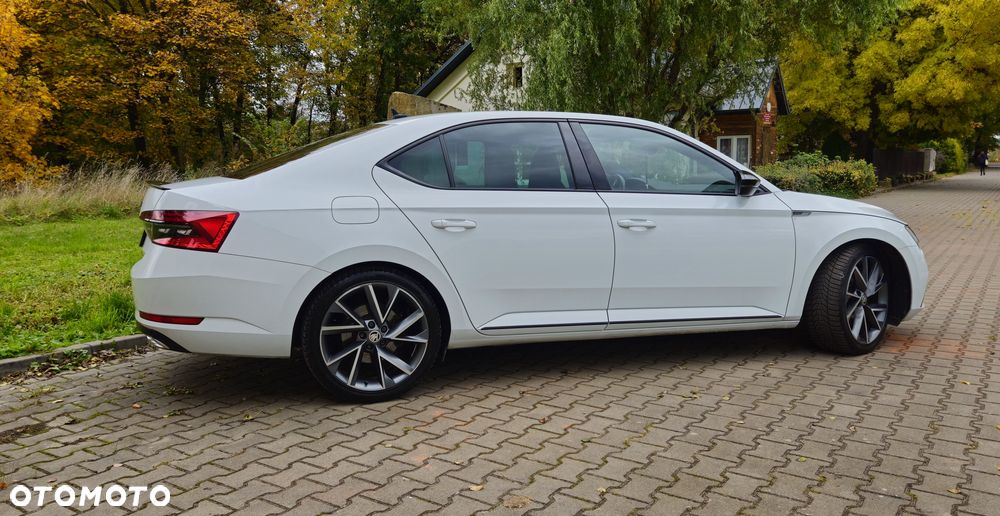 Skoda Superb 2.0 TDI SCR Sportline DSG - 12