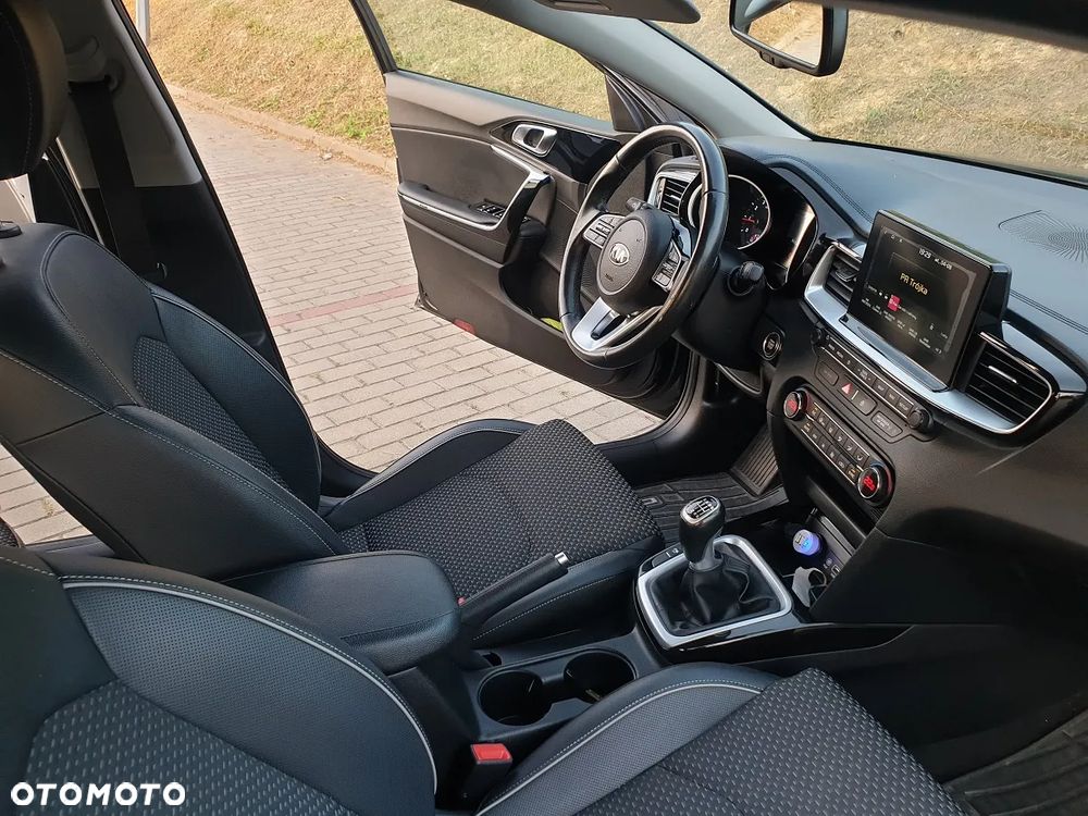 Kia Ceed 1.4 T-GDI GT-Line - 24
