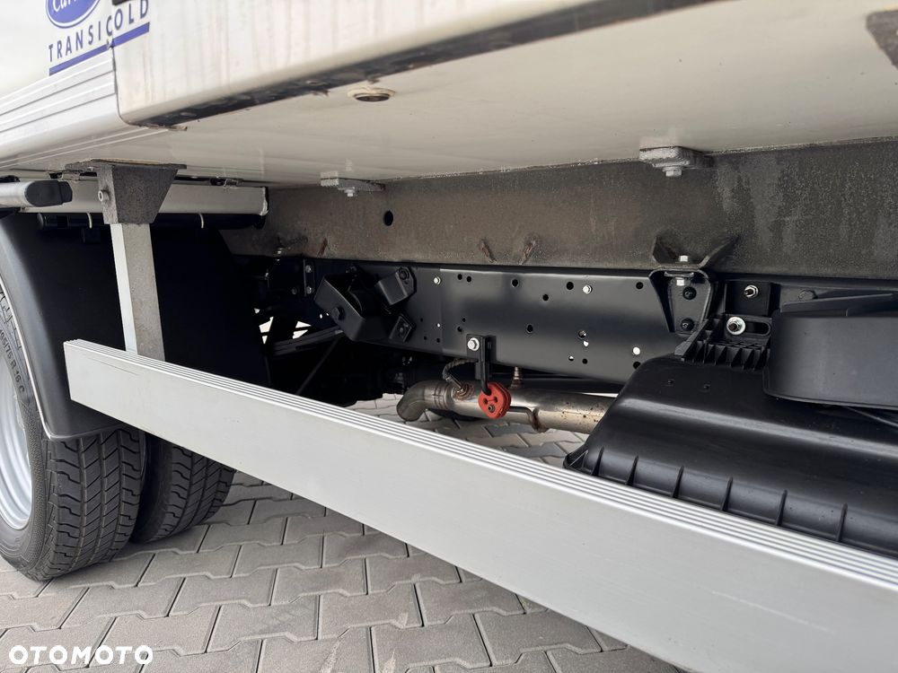 Iveco Daily‼️35/50C18‼️3.0 HI-MATIC Chłodnia/Mroźnia zakres -29C/+20C Grzanie Carrier XARIOS 500 Grube Ściany/Podłoga Przegroda komorowa‼️ na bliźniaku Poduszki Pneumatyczne DMC3500kg Zewnętrzne źródło zasilania 400V - 31