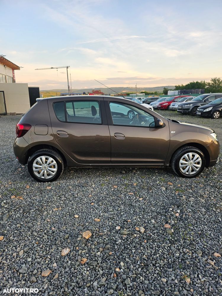Dacia Sandero 1.2 - 8