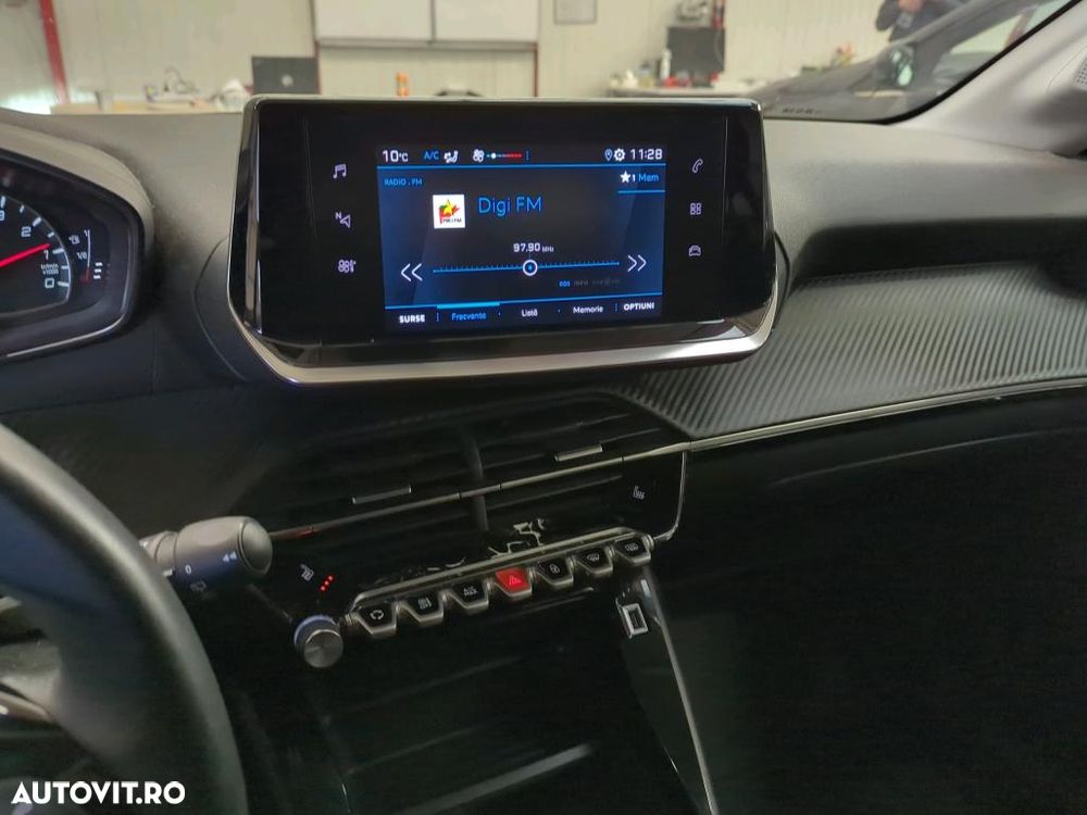 Peugeot 2008 1.2 L PureTech STT Active - 7