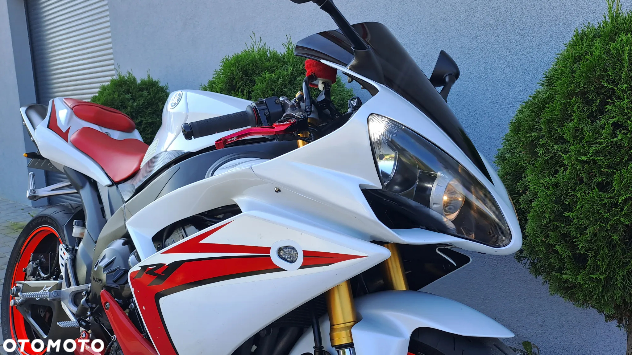 Yamaha R1 - 15