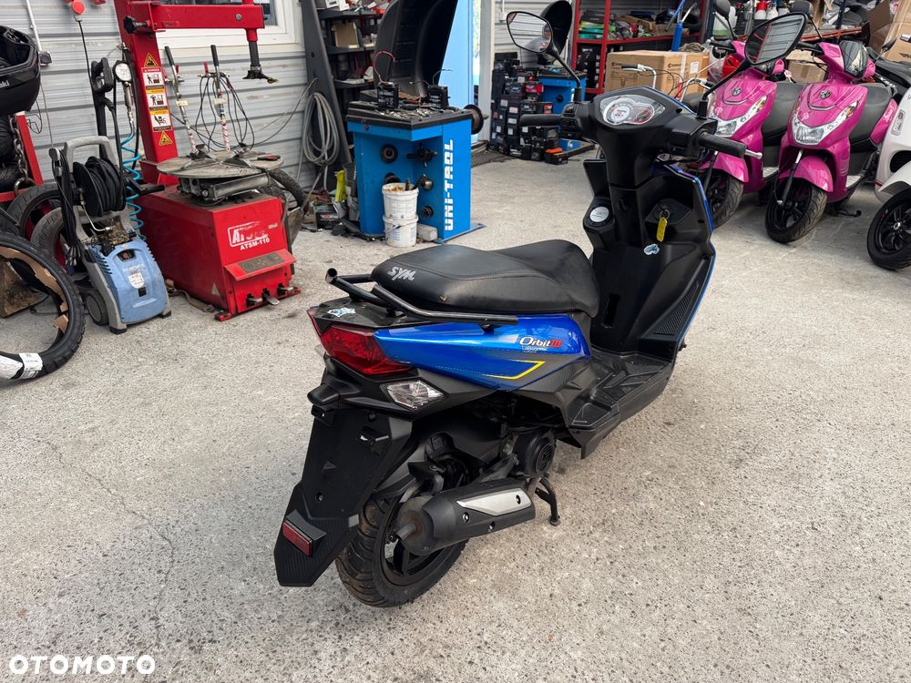 Suzuki Burgman - 6