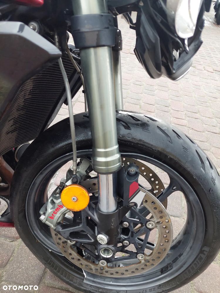 Triumph Street Triple - 10