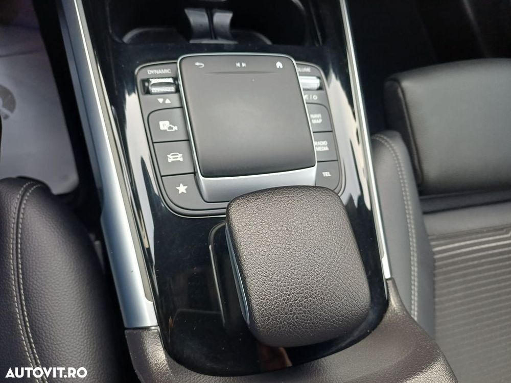 Mercedes-Benz GLB - 32