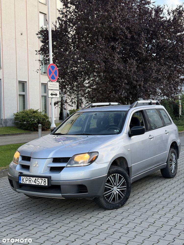 Mitsubishi Outlander - 1