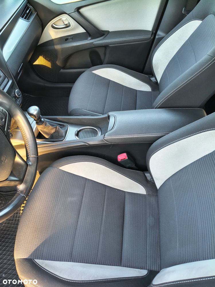 Toyota Avensis 2.0 D-4D Active Business - 10