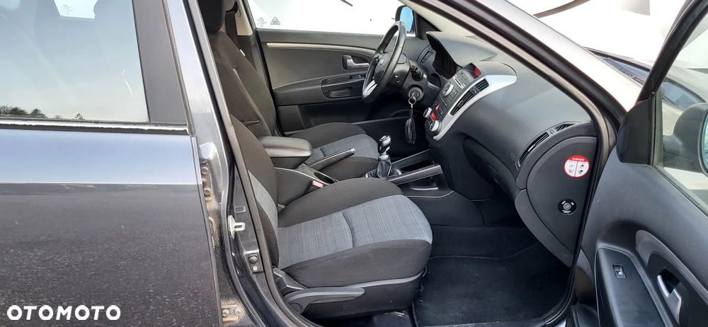 Kia Ceed 1.6 CVVT Dream-Team Edition - 18