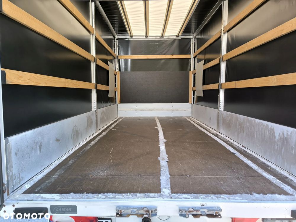 Mercedes-Benz Sprinter - 29