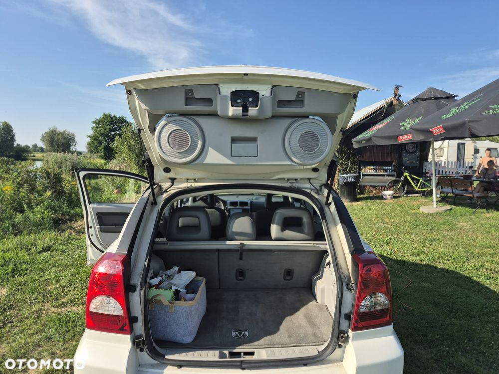 Dodge Caliber 2.0 SXT - 8