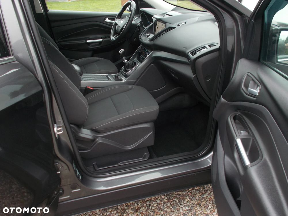 Ford Kuga 1.5 TDCi 2x4 Titanium - 6